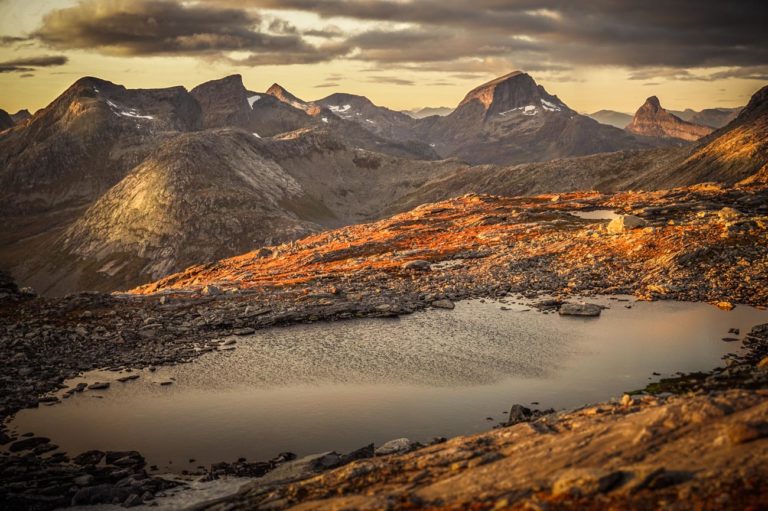 Der Sjunkhatten Nationalpark Sonnenuntergang Kvalhornet