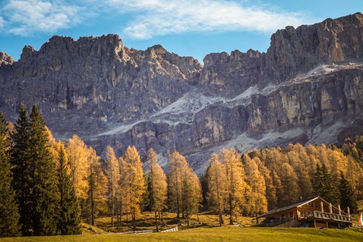 Messner Joch Hütte am Rosengarten Messner Joch Hütte am Rosengarten