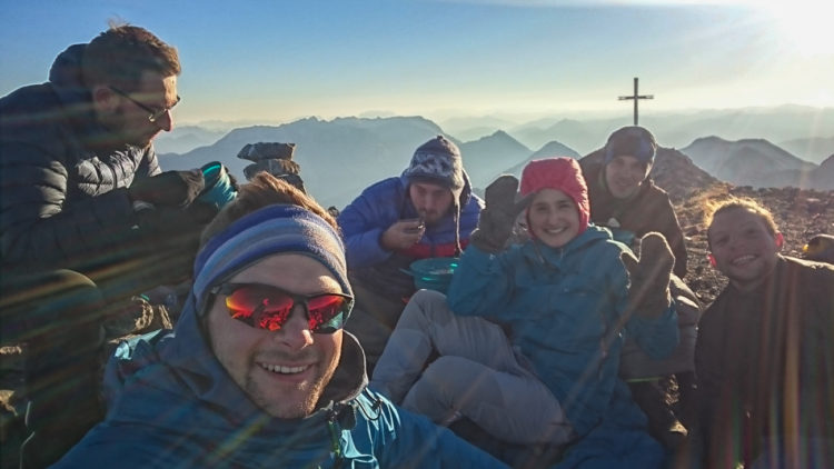 Gruppenfoto beim Gipfelfrühstück!