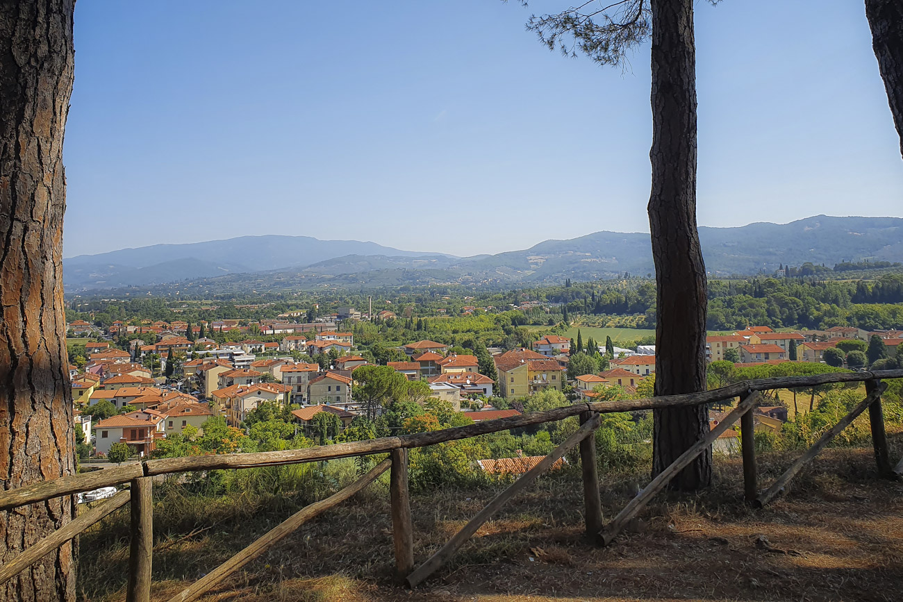 Im Schatten der Kiefern: Der Parco Arezzo