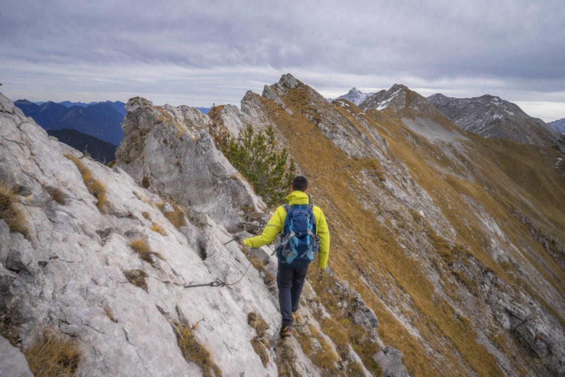 Auf der Schneide zum Kl. & Gr. Pfuitjöchle Auf der Schneide zum Kl. & Gr. Pfuitjöchle